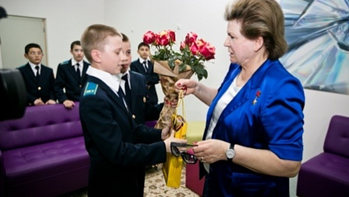 Первая в мире женщина-космонавт в гостях у оренбургских кадетов