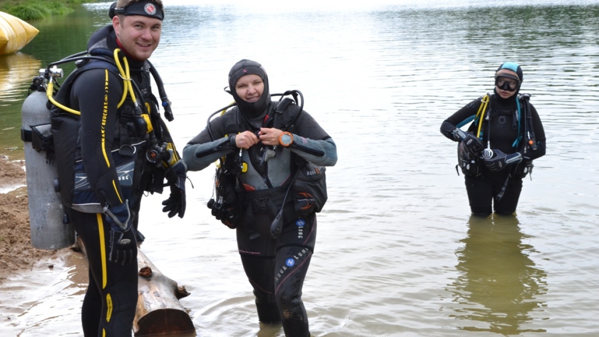Казанские подводные исследователи очистили дно и прибрежную зону озера Глубокое