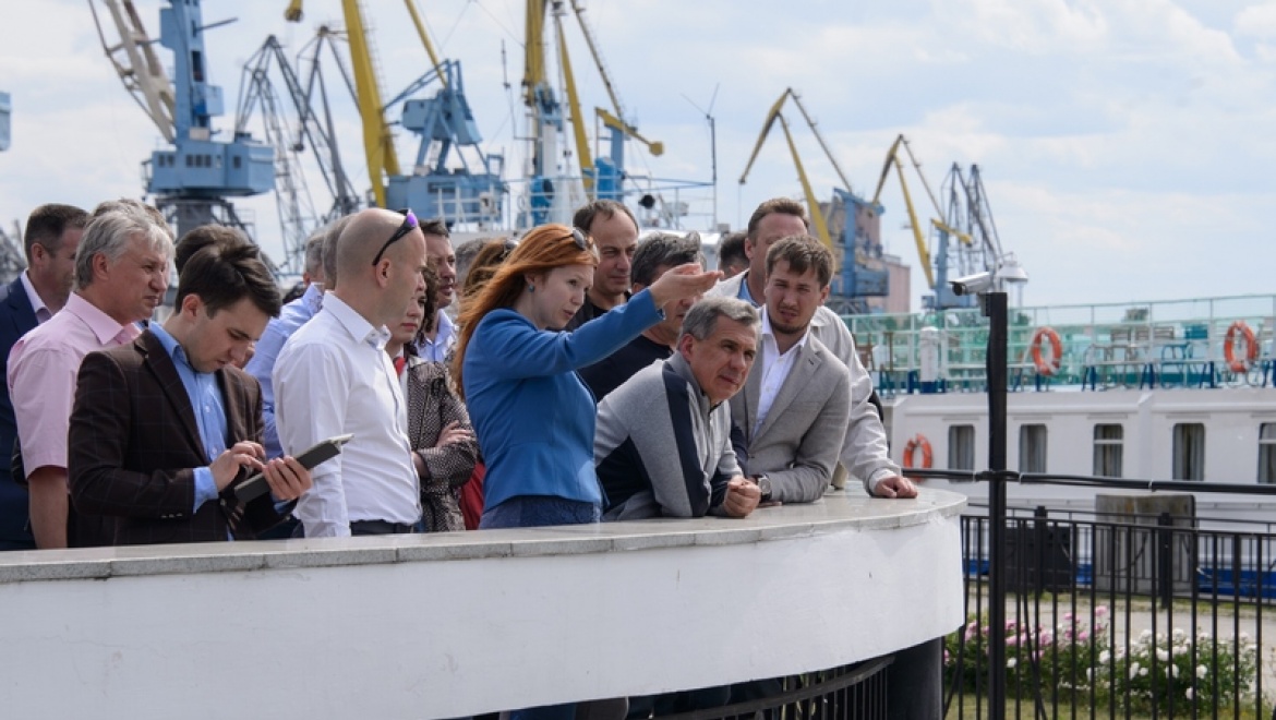 Р.Минниханов поручил разработать проект по развитию набережной реки Волга