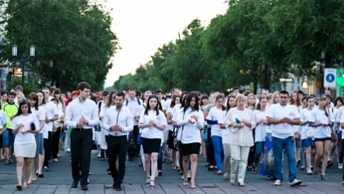 Тысячи оренбуржцев присоединились к акции «Свеча памяти»