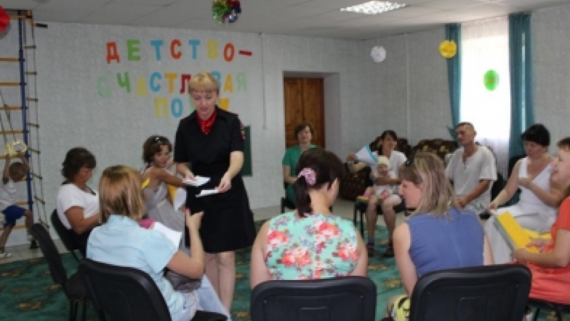 Сотрудники ГИБДД проводят акцию "Подросток"