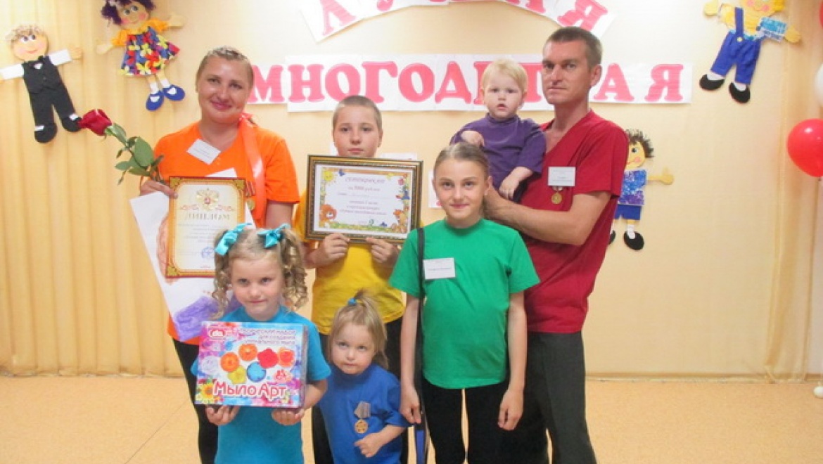 В полиции Новотроицка работает счастливый муж и отец пятерых детей