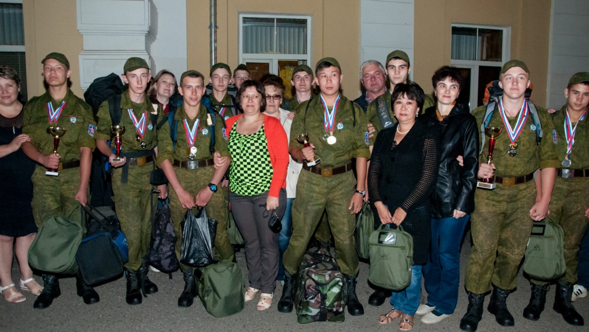 Команда Оренбургской области завоевала «серебро» по итогам второй смены оборонно-спортивного лагеря ПФО «Гвардеец»