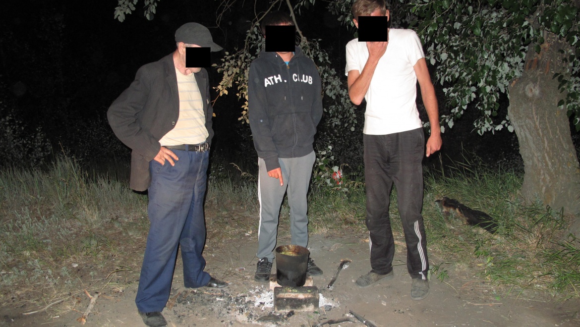 Наркоповара задержали на берегу реки