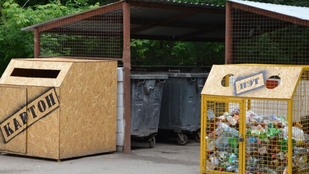 Жители двора в Московском районе Казани за месяц собрали 300 кг пластика