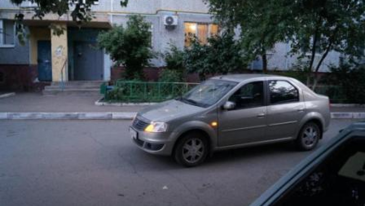 Водитель  «Рено» сбил 5-летнюю девочку во дворе дома