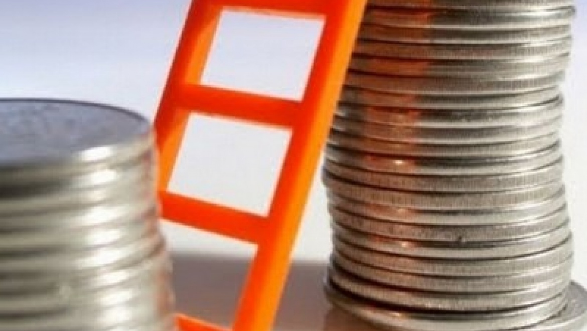 Среднемесячная зарплата по Казани за январь-май 2015 года составила 33 тыс. 221 рубль