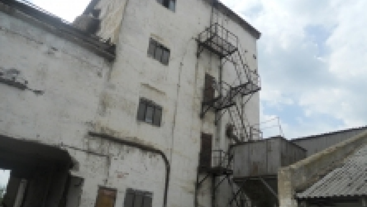 Приставы нашли у должника земельные участки и здания